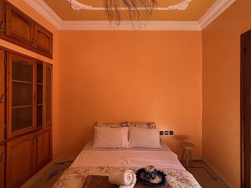 3_1 Double bed with small balcony 1