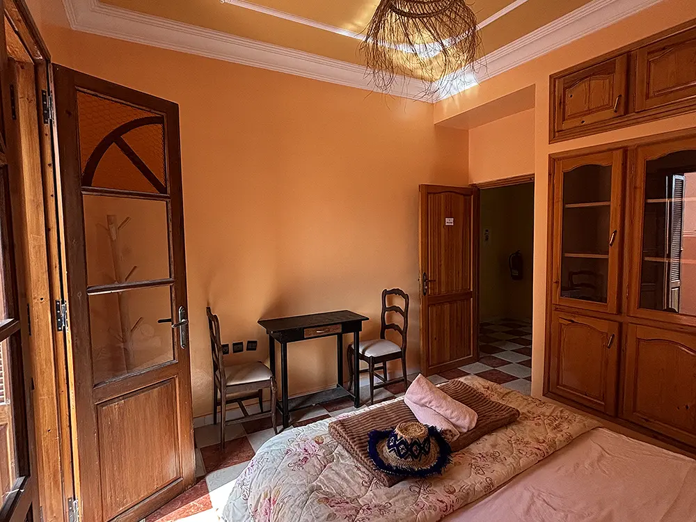 3_1 Double bed with small balcony 5